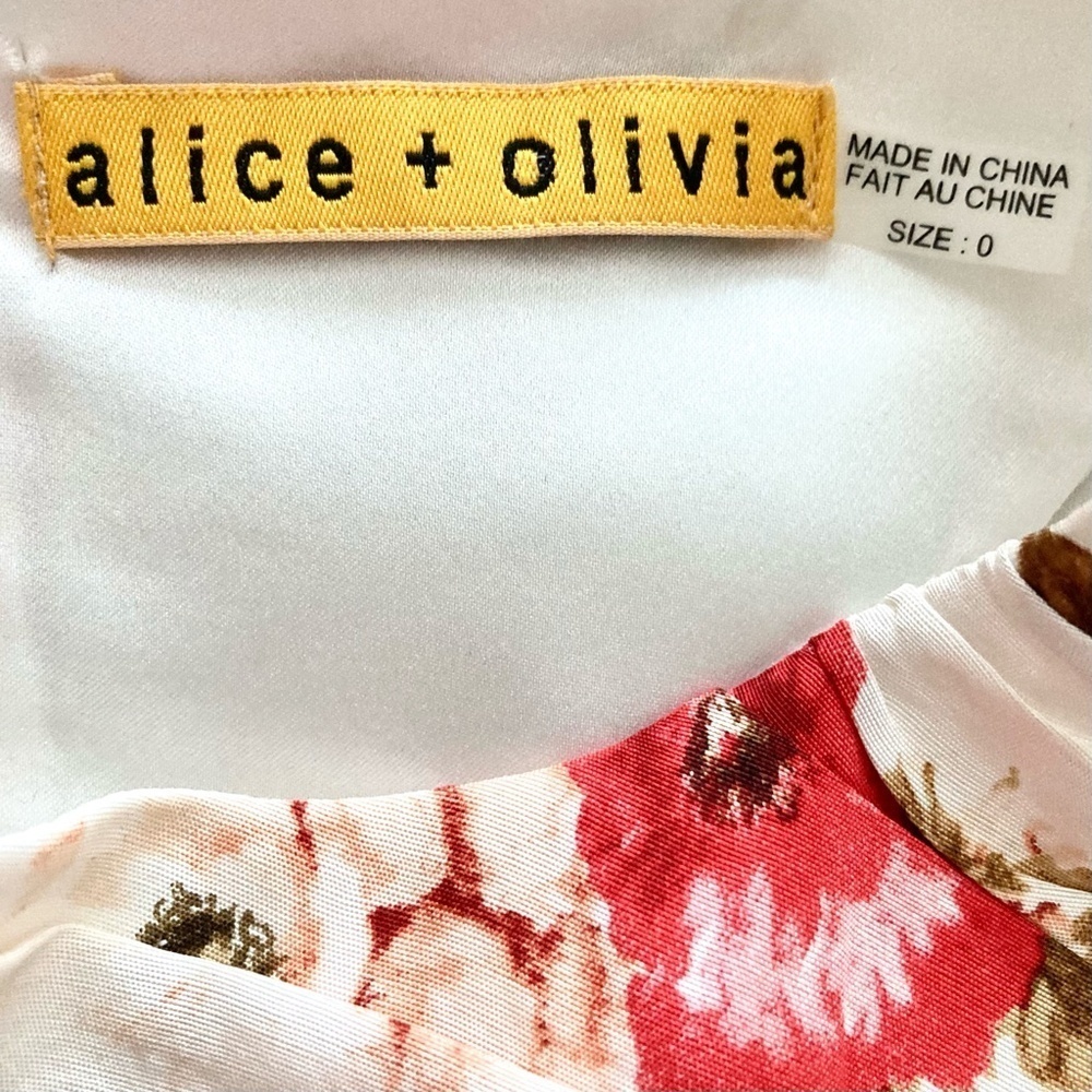ALICE + OLIVIA Amberly Sleeveless Floral Keyhole Back Belted Fit & Flare Dress - Picture 4 of 13
